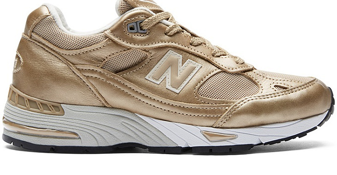 990