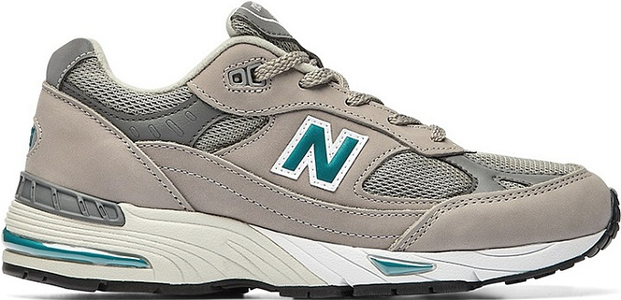 990